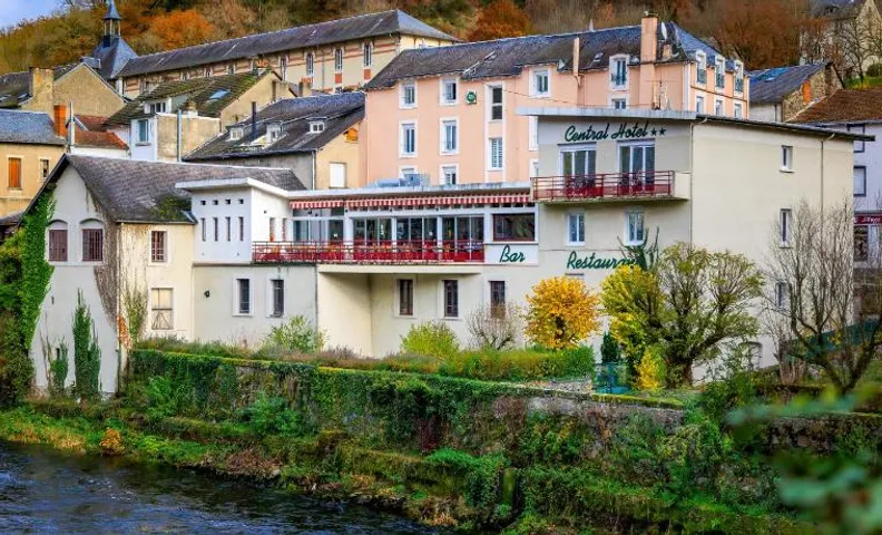Logis Central Hotel - Restaurant & Spa