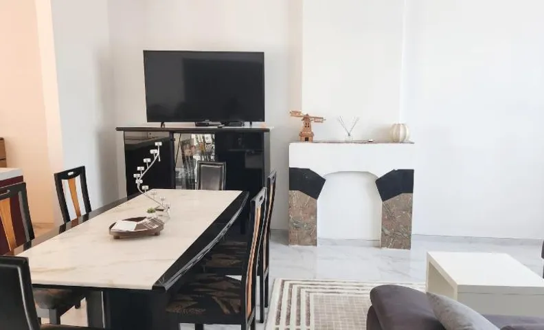 Spacious 4-bedroom house in Brunehaut with lake views