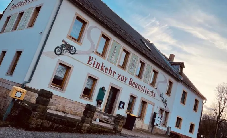 Einkehr zur Rennstrecke
