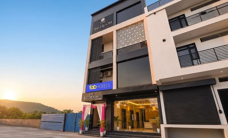 FabHotel 프라임 더 볼룸, GD 고엔카 대학교 근처