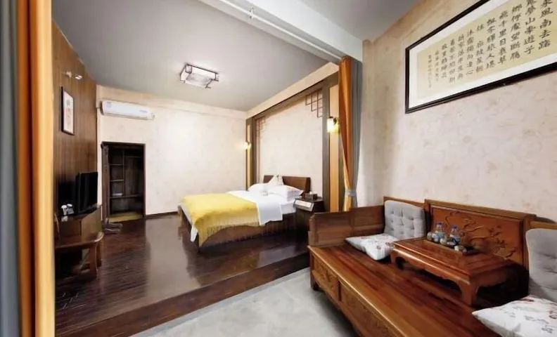 Tengchong Yinghe sightseeing Inn