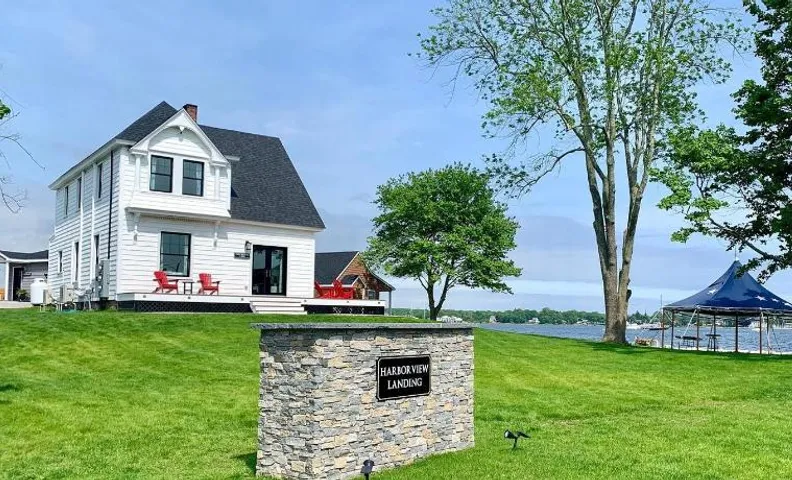 Harbor View Landing