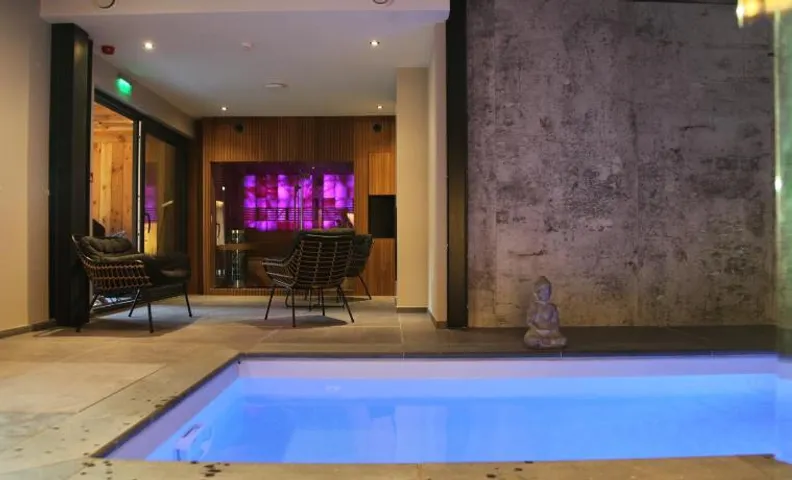 Dionbulles & Dionlodge Guesthouse, Private Wellness with pool in option