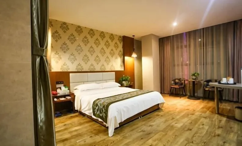 Danfeng Junlin World Theme Hotel