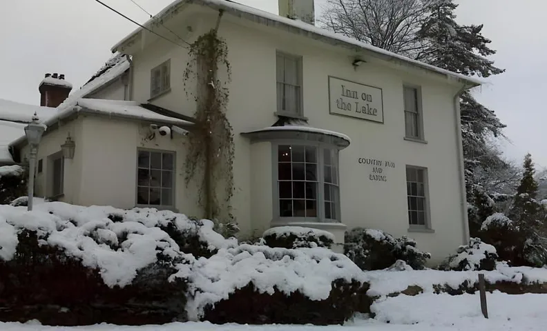 Inn on the Lake by Innkeeper's Collection