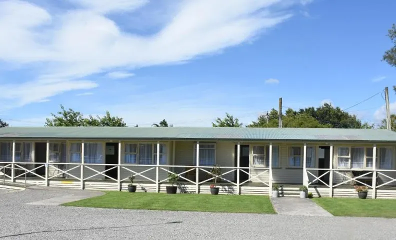 Featherston Motels And Camping