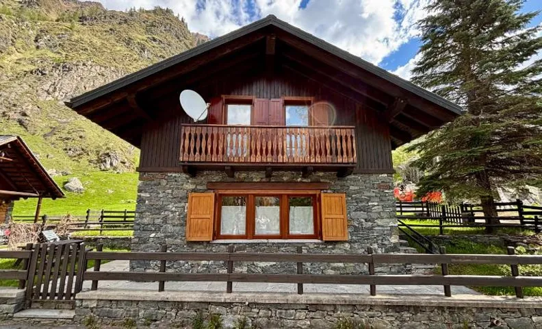 Chalet Caldo & Accogliente a Cheggio "Obrigado House"