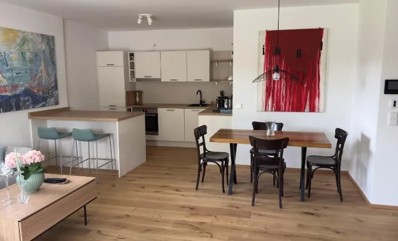 Aussichtsstraße - Wunderschön renoviertes Einfamilienhaus in See- und Stadtnähe