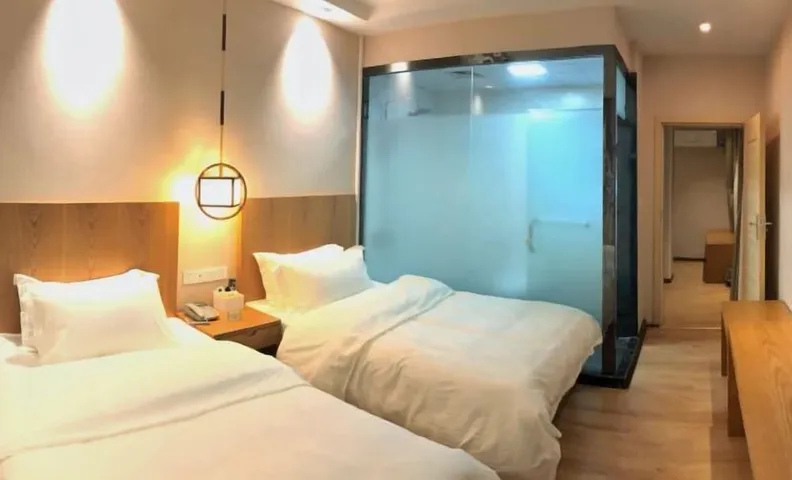 Yunqi Hotel