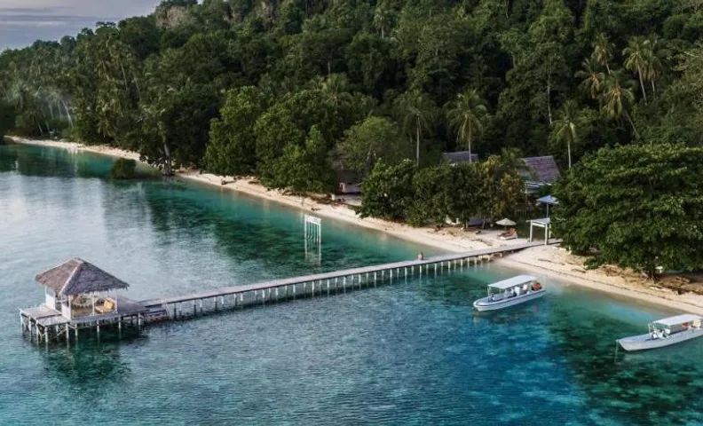Reconnect - Private Island Resort & Dive Center - Togean Islands