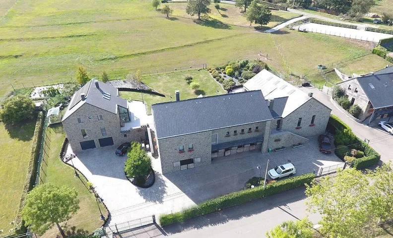 Cha Cha de Loup-B&B-Vakantiewoning met verwarmd binnenzwembad in de Ardennen