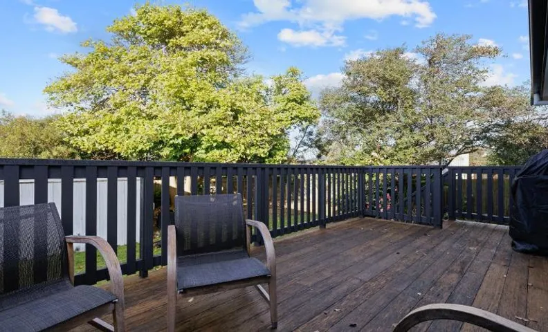 Broadwater Coastal Cottage