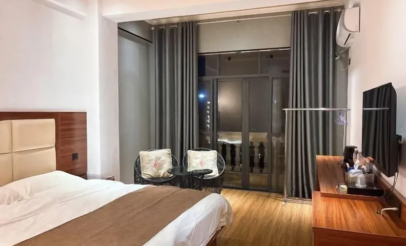 Dongxing Chengfeng Hotel