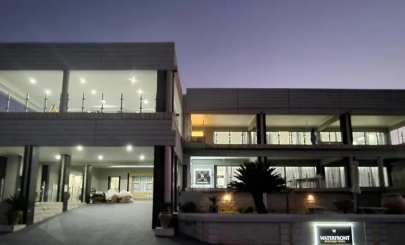 Waterfront Boutique Hotel Vanderkloof