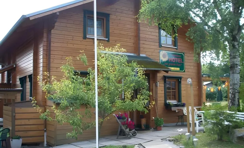 Ferienhaus-Hotel "Zur Grunen Oase"