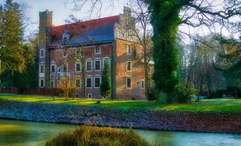 Zamek na wodzie w Wojnowicach