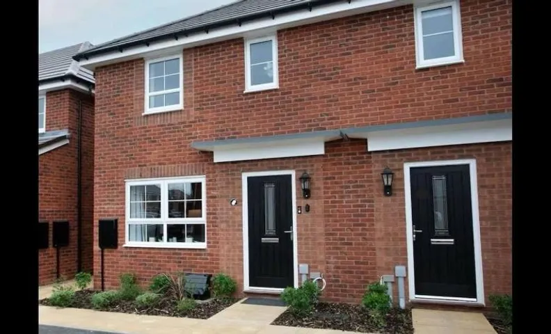 Peaceful 3 Bed Rugby Family Home Contractor Friendly Near Amenities