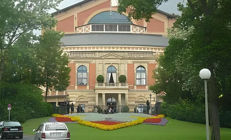 Meister BAR HOTEL Bayreuth