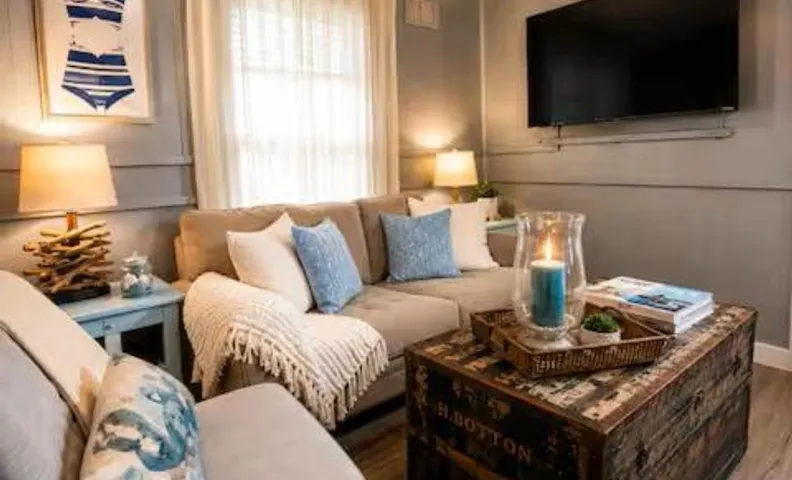 Sea Glass Coastal Cottage - Private Guest Suite