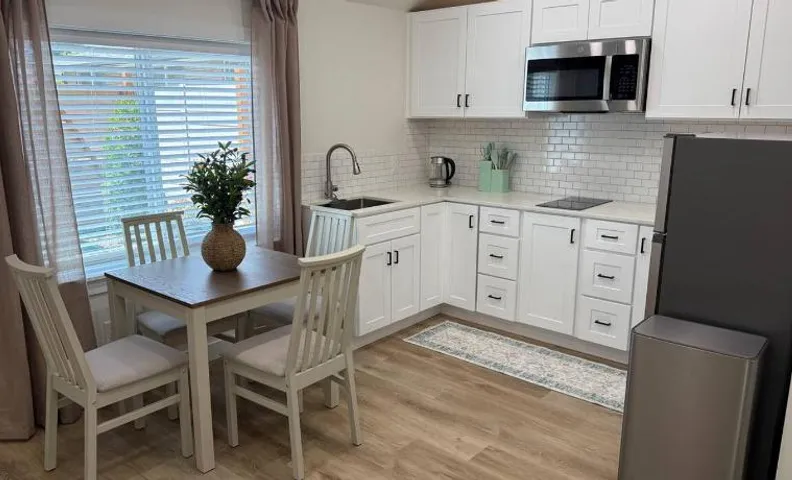 Modern Private Studio - Separate Entry