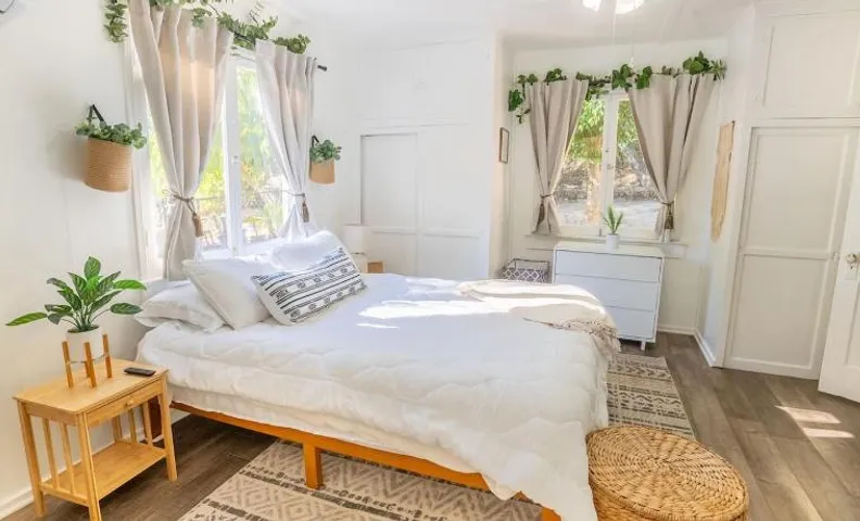 The Ranch 2BR Farm Cottage + Mountain Views