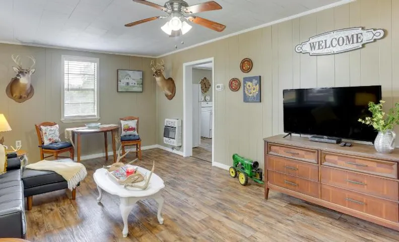 2 Mi to Lake: Lineville Farmhouse w/ Fire Pit