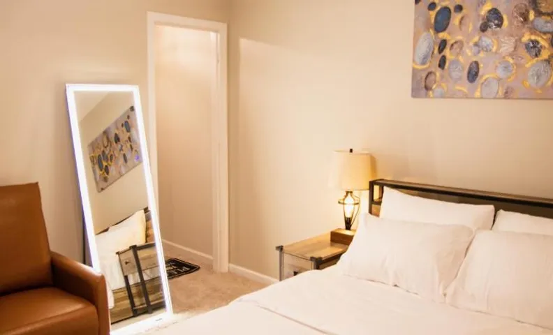HomeTel Premium Guest Suite w/ Private Entrance