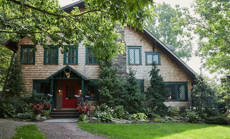 Deer Mountain Inn