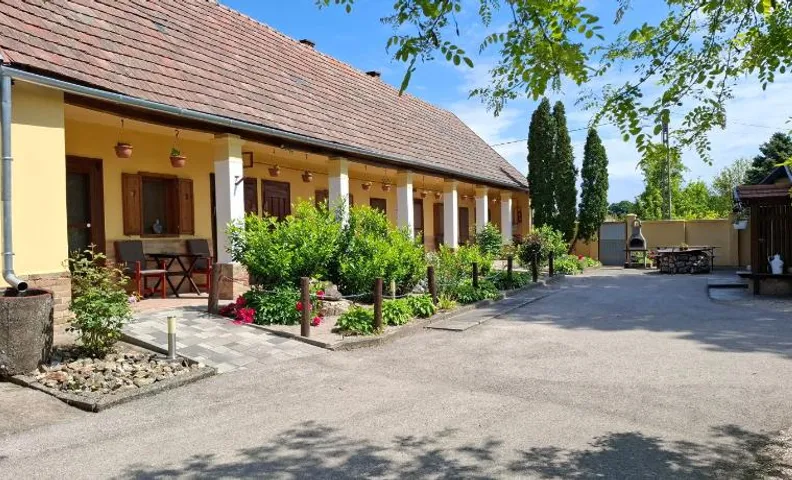 Eszter Vendégház Harta