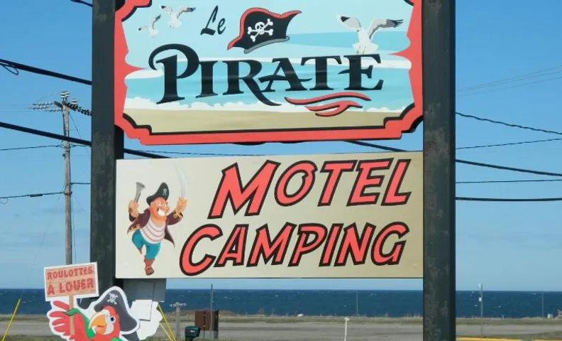 Le Pirate Motel et Camping