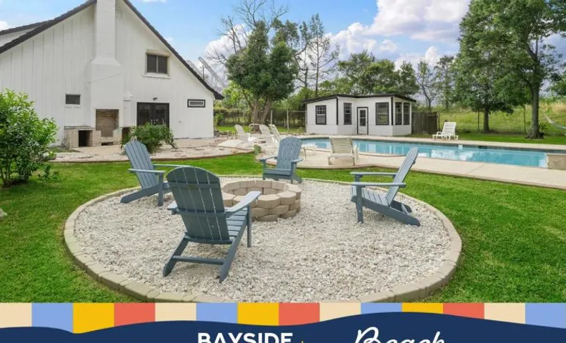 Sprawling estate with private pool and game room and guest house