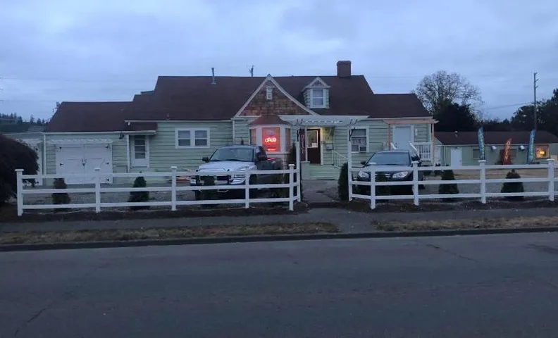 Elma Lodge and Suites