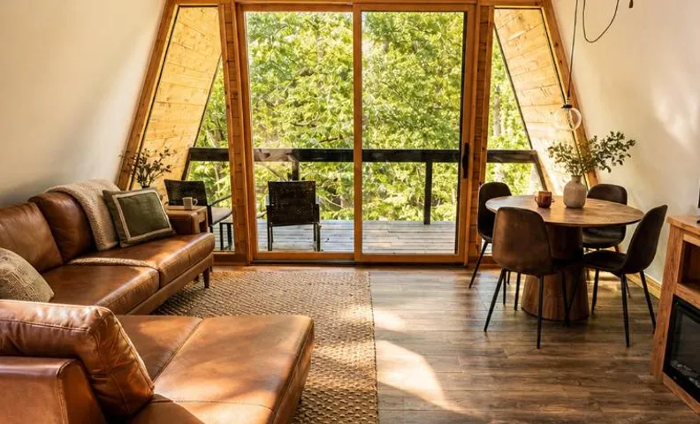 Black Gum Getaway-Cozy Forest A-frame Near Bentonville
