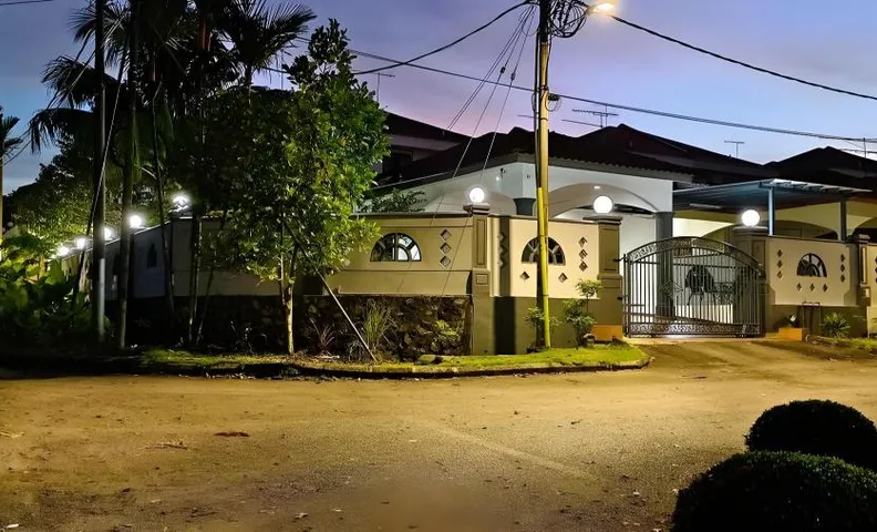 클루앙 시티 센터의 프라이빗 하우스 (178m², 침실 4개, 프라이빗 욕실 2개)