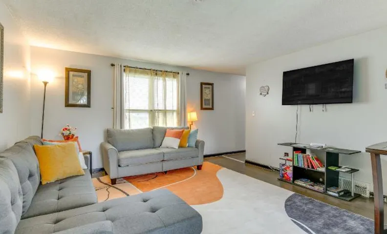 4 Mi to Dtwn: Family Home in Buffalo