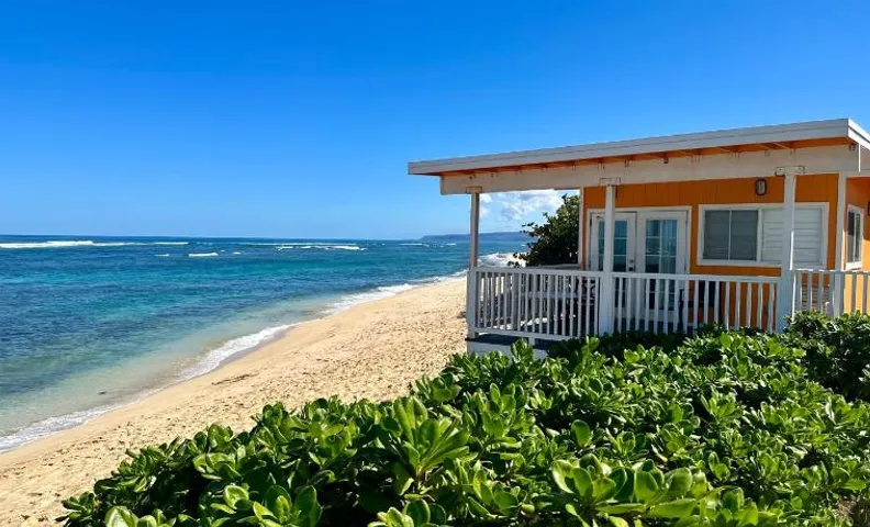 Mokulē'ia Beach Houses at Owen's Retreat