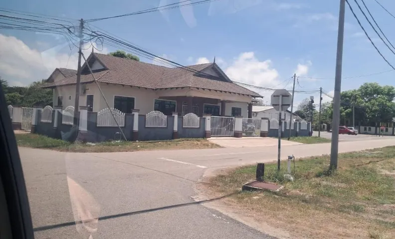 쿠알라둥운의 프라이빗 하우스 (1200m², 침실 3개, 프라이빗 욕실 2개)