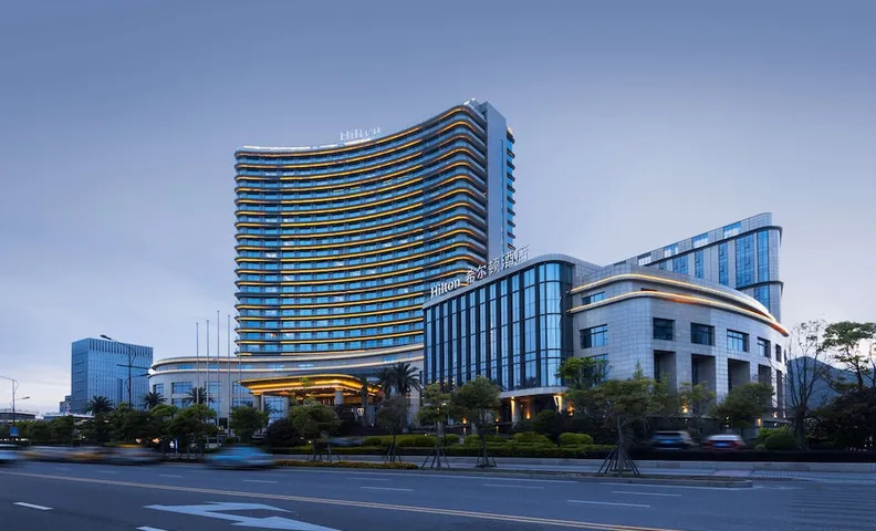 힐튼 저우산
