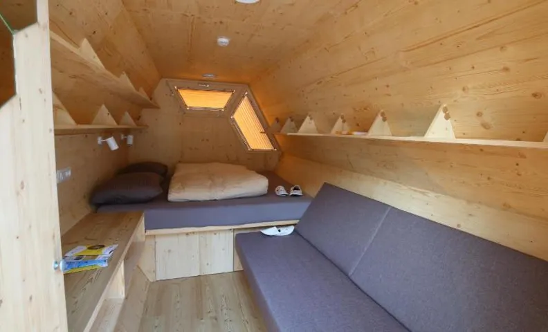 Honeybee Hostel - Hiša kranjske čebele