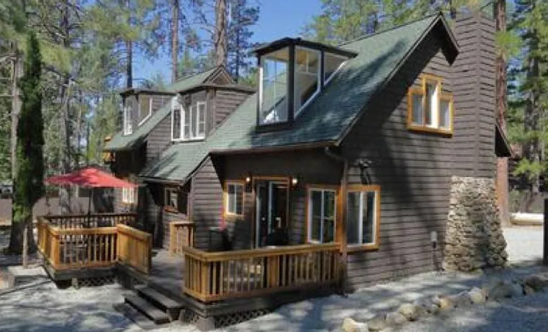 Hobbit House - Charming In Town