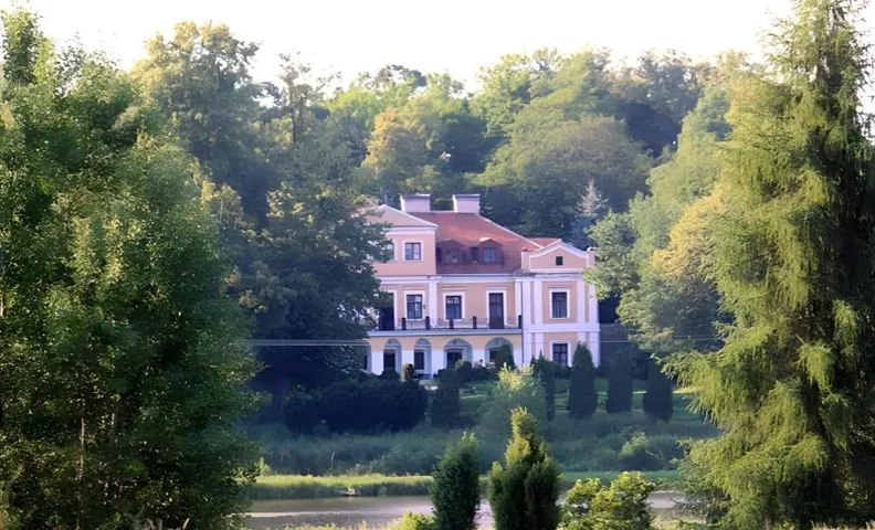 Dwor Zbozenna