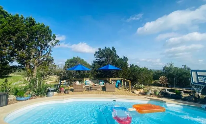 Cottage with Hot Tub and Pool Bandera, TX.
