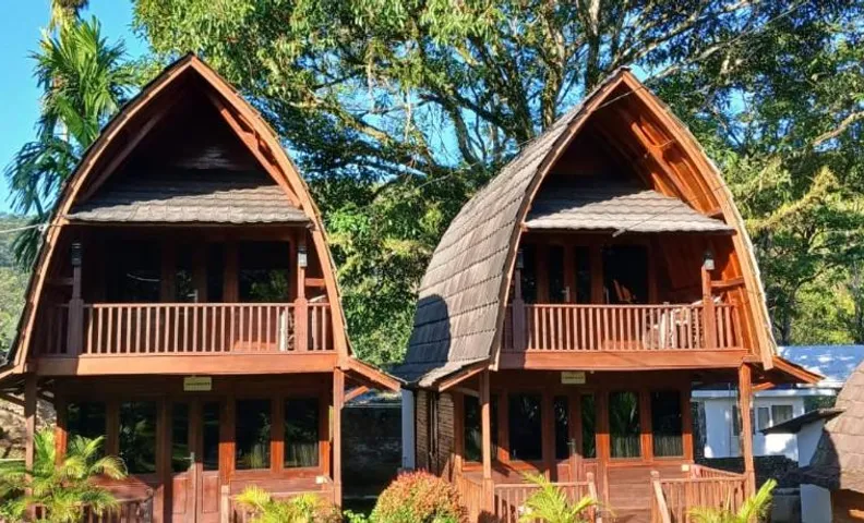 Villa Rumah Kayu Lubuk Minturun
