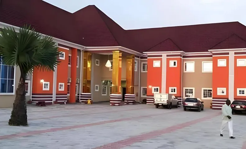 Joclarif Hotel and Suites