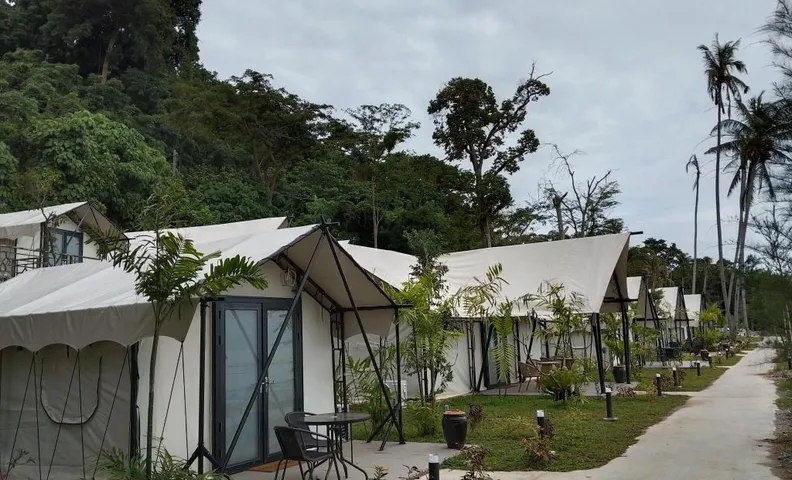 Senjana Glamping Resort