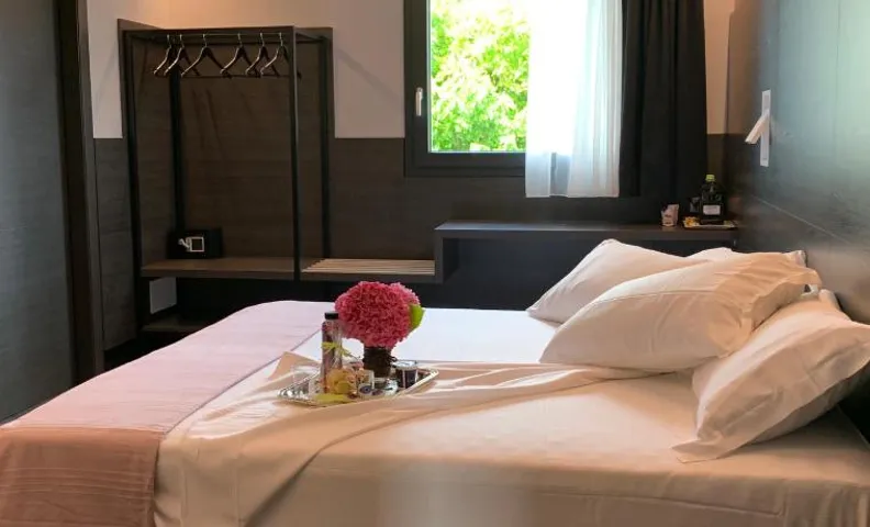 NAC SUITES