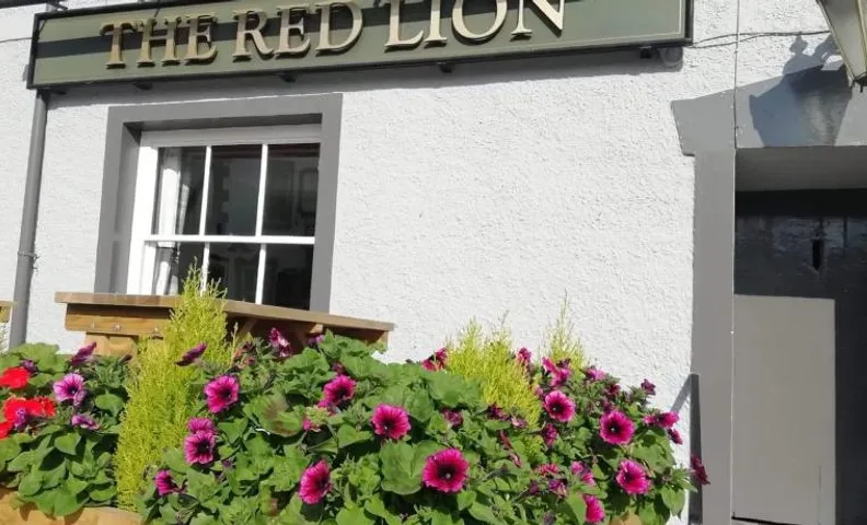 Red Lion Rooms - Self Check In