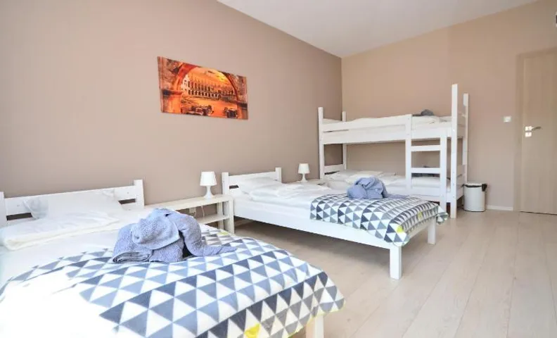 G'HOSTEL