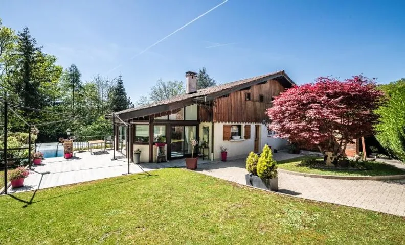 Le Chalet Des Pesettes