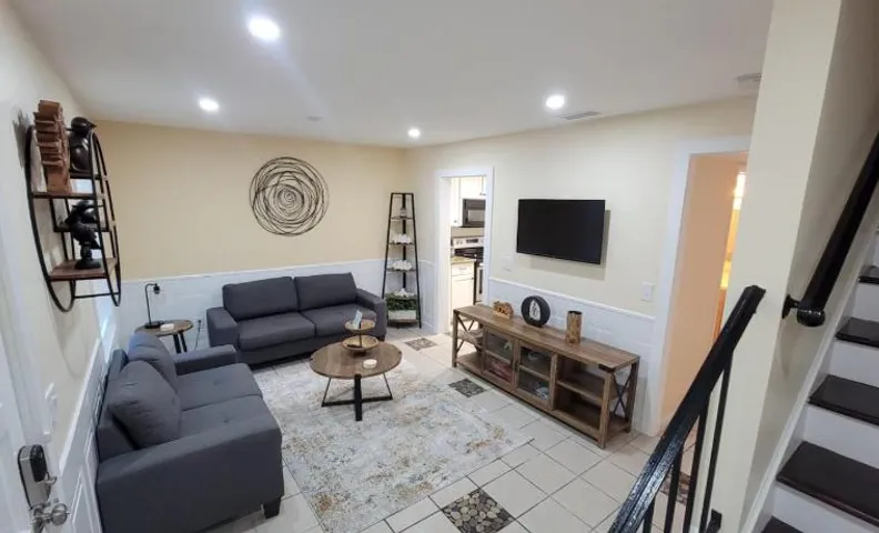 HHI Homes LLC